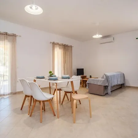 Σπίτι διακοπών Giannis House 1 *